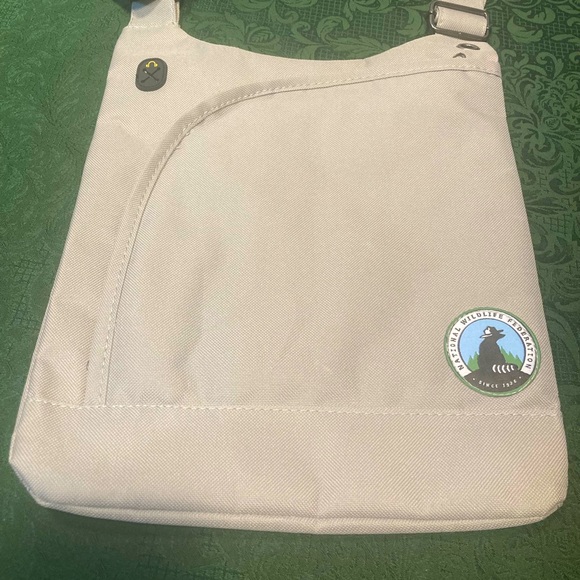 NATIONAL WILDLIFE FEDERATION Handbags - NATIONAL WILDLIFE FEDERATION SHOULDER TRAVEL BAG